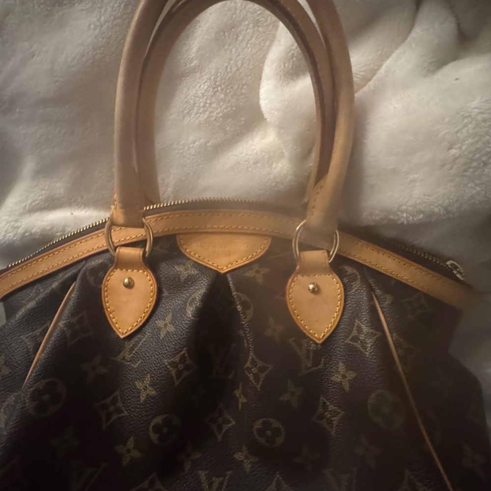 Oldie but goodie Louis Vuitton purse